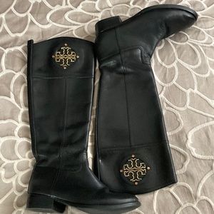 Gorgeous Tory Burch black signature riding boots